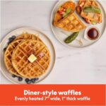 صانعة الوافل "بيلا" من طراز Flip-n-Store المزودة بطبقة سيراميك مقاومة للالتصاق EverGood™، وأدوات مطبخ Fits-anywhere™، ومصباح مؤشر التشغيل، ومقبض لا يسخن ولفافة للسلك، وألواح بعرض 7 بوصات وعمق 1 بوصة، وقوة 1000 واط، لون زجاج البحر - الصورة 3